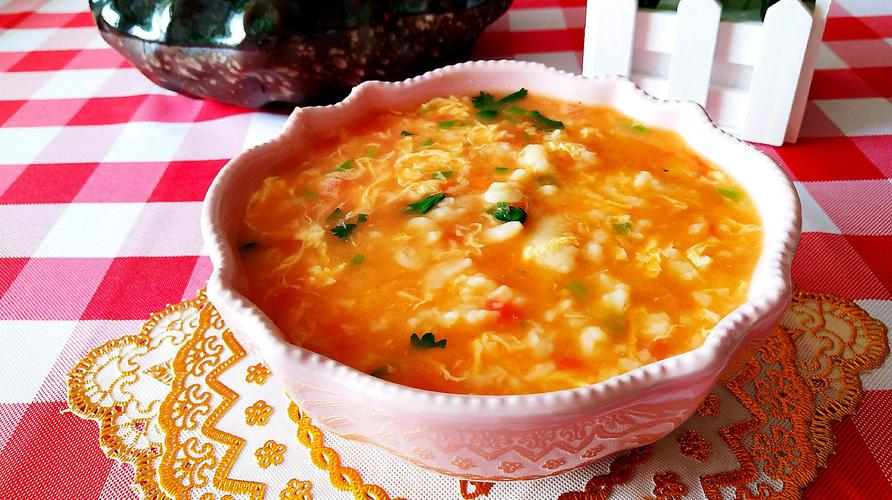 西红柿疙瘩汤,开胃爽口疙瘩均匀,做法还简单