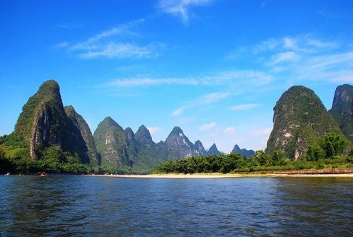 桂林的山水●美人谷位于绿林镇东南1公里的万福河峡谷,面积约6万
