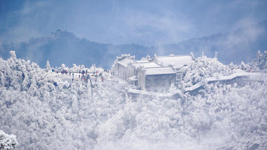 南岳衡山的雾凇璀璨夺目,每年都有这些攻略不可错过