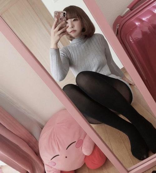 日本黑色裤袜日福利推特美女coser模特儿黑丝写真
