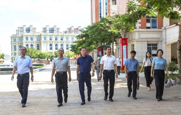 省教育厅领导到漳州市长泰区调研实地考察了长泰一中文庙