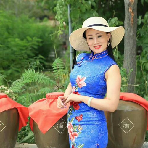 旗袍穿出中华女性贤淑,典雅,温柔,清丽的性情与气质