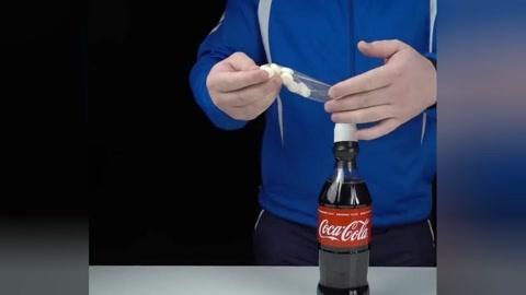 科技实验:当曼妥思遇上可乐,结果会发生什么呢