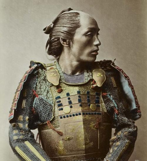 19世纪日本末代武士珍贵旧照,身着甲胄目露凶光,亮点却在身高上