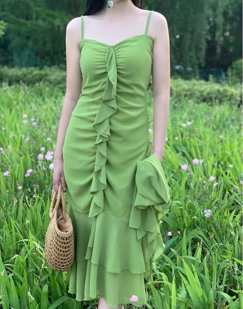 时光夏季复古显白绿色连衣裙中长性感吊带鱼尾连衣裙