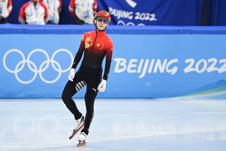当日,北京2022年冬奥会短道速滑项目男子500米半决赛在首都体育馆举行