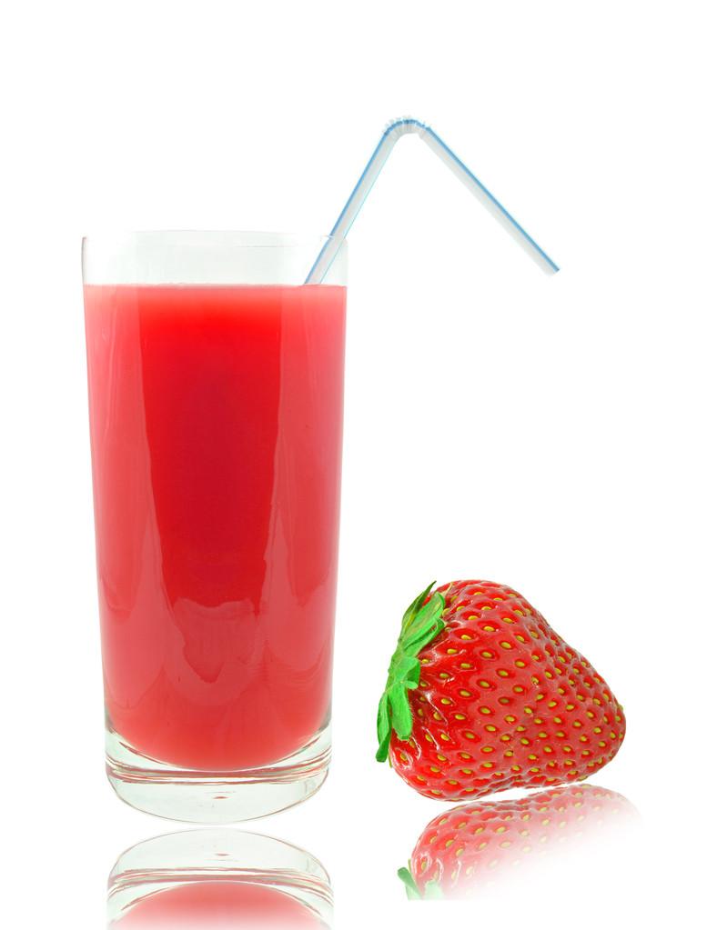 草莓汁,在白色背景上的草莓汁