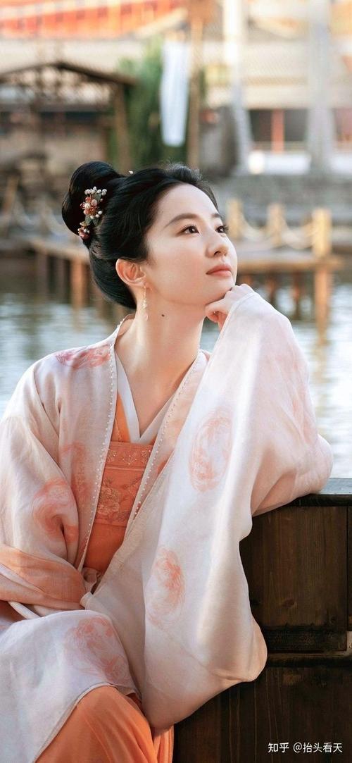 刘亦菲时隔 16 年再演古装剧《梦华录》,她剧中的扮相怎么样? - 知乎