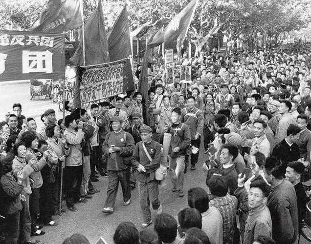  p>"上山下乡"一词最早见于1956年10月25日中共中央政治局关于《1956