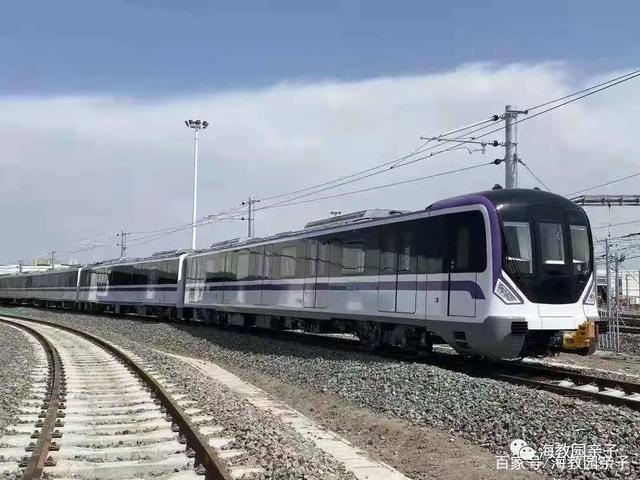 天津地铁6号线二期项目首列车到位