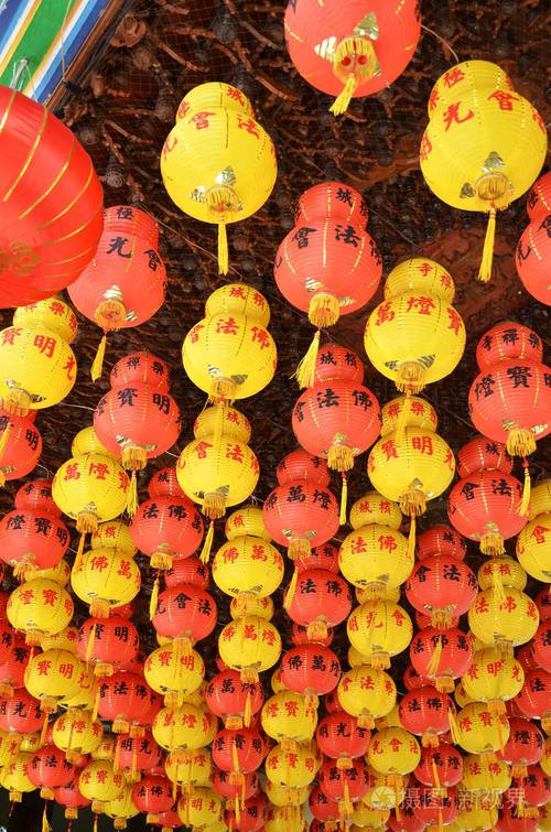 五颜六色的灯笼在中国寺庙槟城马来西亚