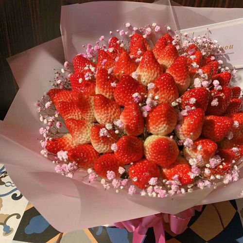 写美篇草莓花束满天星 预订优惠价:88元起