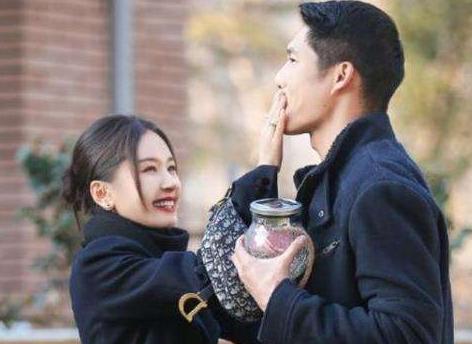 近日,王子文和素人男友吴永恩一同现身丽江被不少粉丝偶遇,随后多位