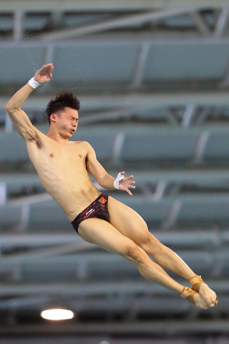 2012年,陈艾森进入中国跳水队.