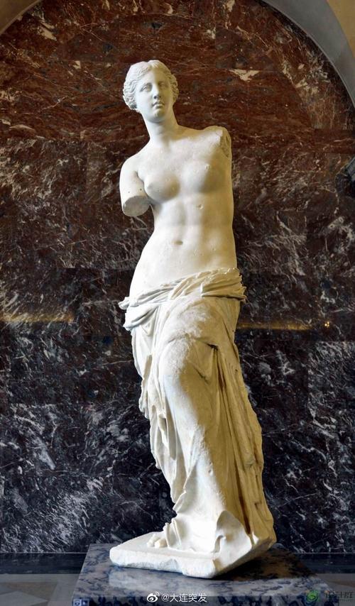 古希腊时期,更严谨的说法不应该叫维纳斯,应该是"阿佛洛狄忒"性欲女神