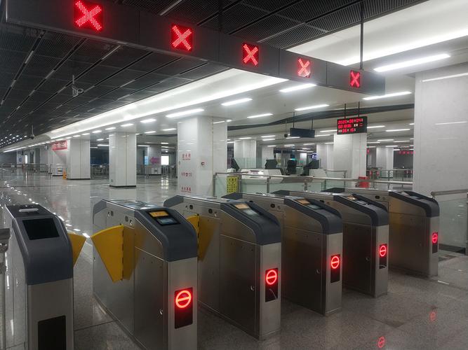 武汉11号线-地铁领域典型案例-双目智慧闸机-快速部署闸机-园区办公楼