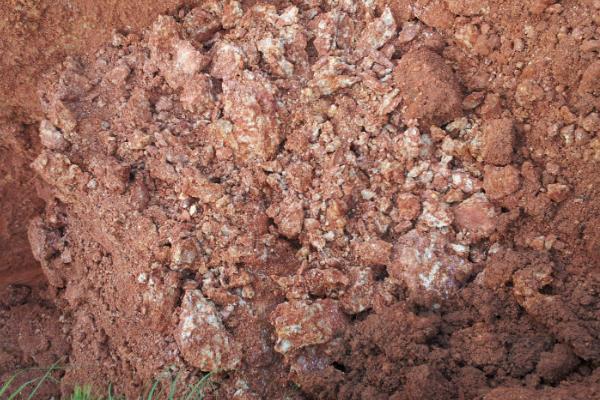 在国际制土质分类中,一共可分为12种,分别为砂土及壤砂土,砂壤土,壤土