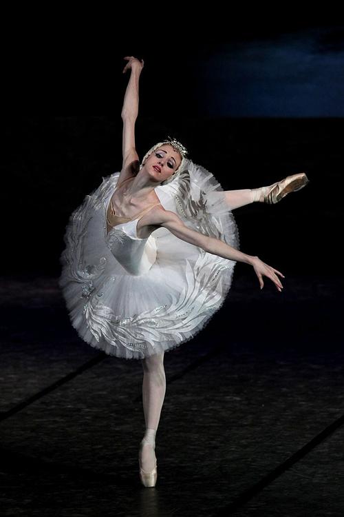 俄罗斯皇家芭蕾舞剧院演出经典芭蕾舞《天鹅湖》