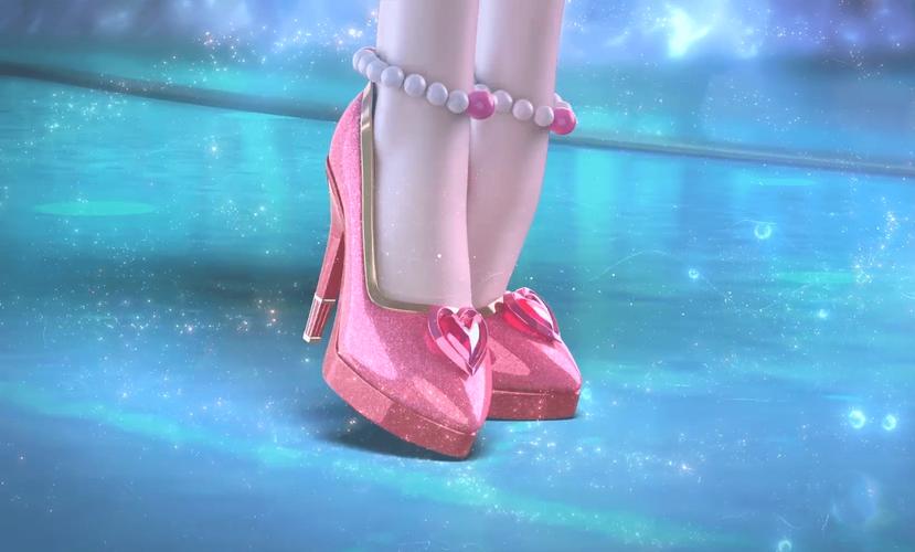 叶罗丽:罗丽告别布鞋,新鞋造型配中筒白袜,乐公主的新鞋最罕见_鞋子