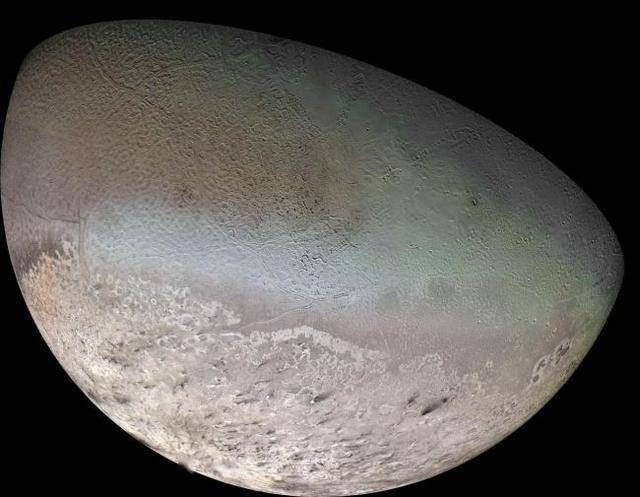 太阳系的第七个月亮 nasa发现奇怪的冰冷羽流海王星最大的卫星海卫一