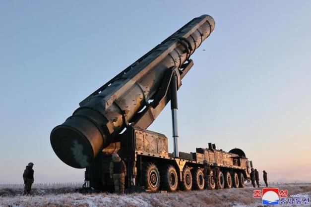 16"都完全无关,从导弹在作战体系中的定位来说,"北极星"是"朝鲜版东风