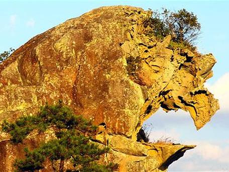 其中,狮子岩是楠溪江旅游娱乐的集中地.