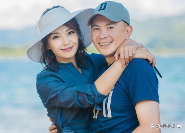 在婚礼上,刘涛宣布退出圈内,她决定重新投身家庭,将全心投入到相夫