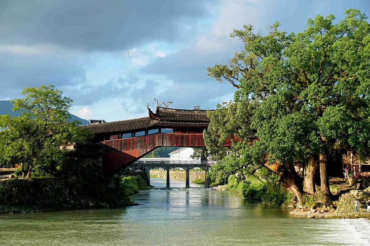 市泰顺县拍廊桥 (一) 写美篇北涧桥:   叠梁式木拱廊桥,位于泗溪镇