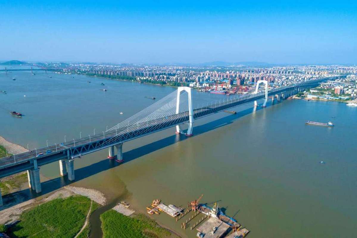 中国桥梁丨芜湖长江三桥  自古享有"江东名邑"美称的芜湖注定与长江有