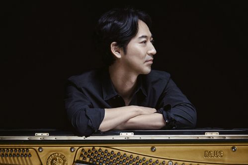 韩国著名钢琴家yiruma(李闰珉)动人的演奏使其成为了韩国最受欢迎的