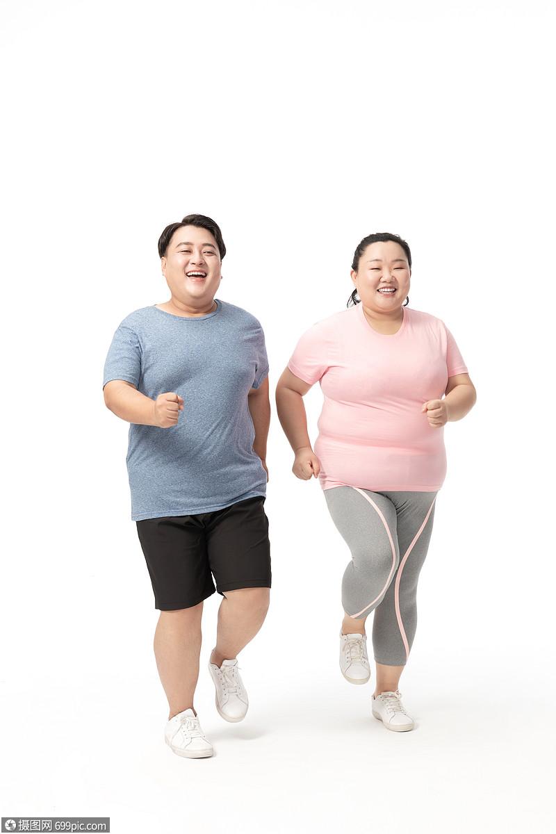年轻肥胖情侣跑步运动减肥超重中国人