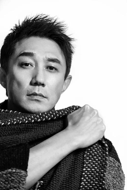 中国内地男演员,中国国家话剧院演员王新曾在《狼烟北平》 《侦察记》