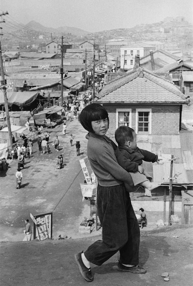 老照片:这是50年代的韩国首尔,和如今的这里是天壤之别