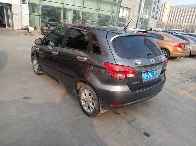 北京 北京汽车e系列  2013款 两厢 1.5l 手动乐天版图片