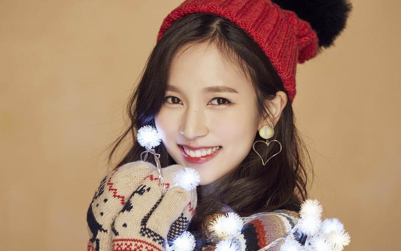 韩国女子歌手twice圣诞甜美写真