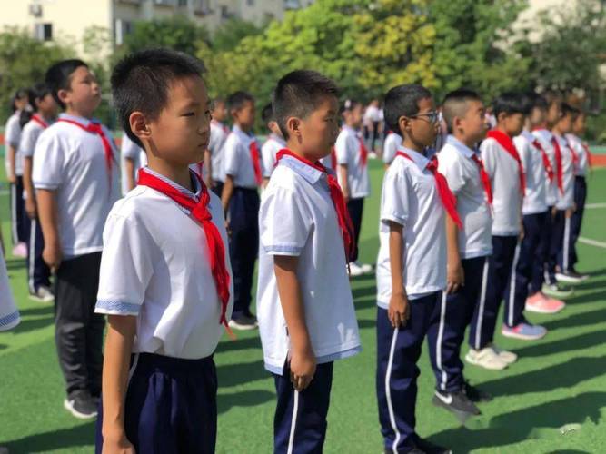 培养优良作风——青岛宁安路小学五,六年级学生军训展风采