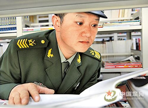 2009年7月13日,中央军委颁发《深化士官制度改革方案》,全军和武警