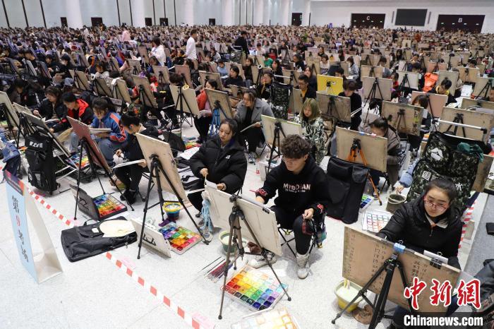 宁夏举办首届艺考美术模拟联考2500名考生同场竞技