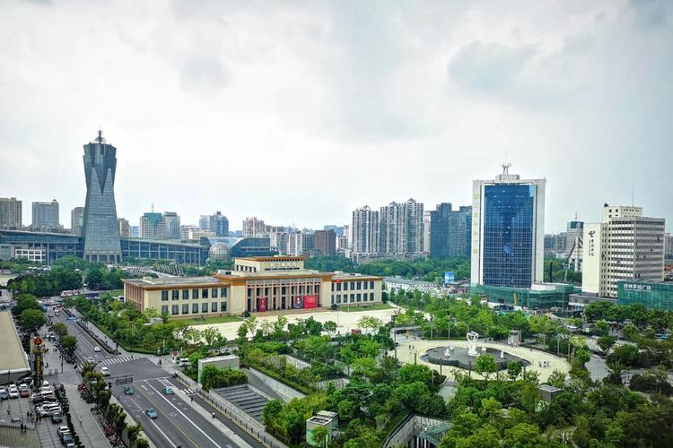 杭城的每个地方都很美这里就是浙江展览馆武林广场杭马的新起点.
