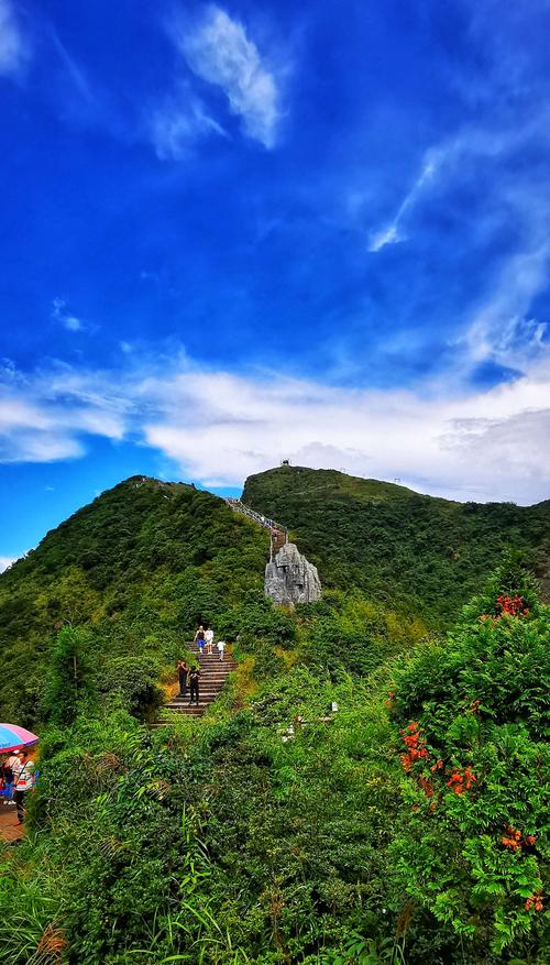 湖南莽山一一位于郴州市宜章县南部的五岭群山中,是一座林木叠翠,风光