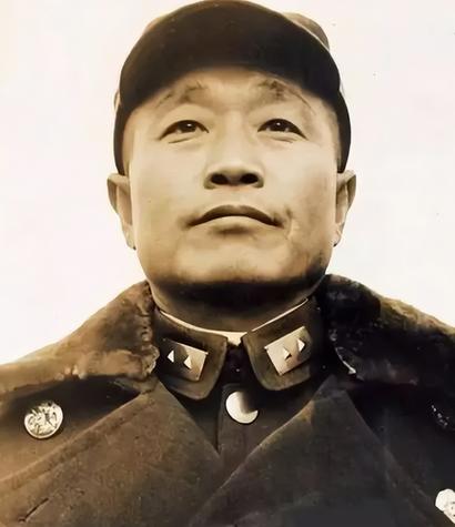 1949年,陈茂辉俘虏一军需处长,笑道:杜聿明将军,我们又见面了