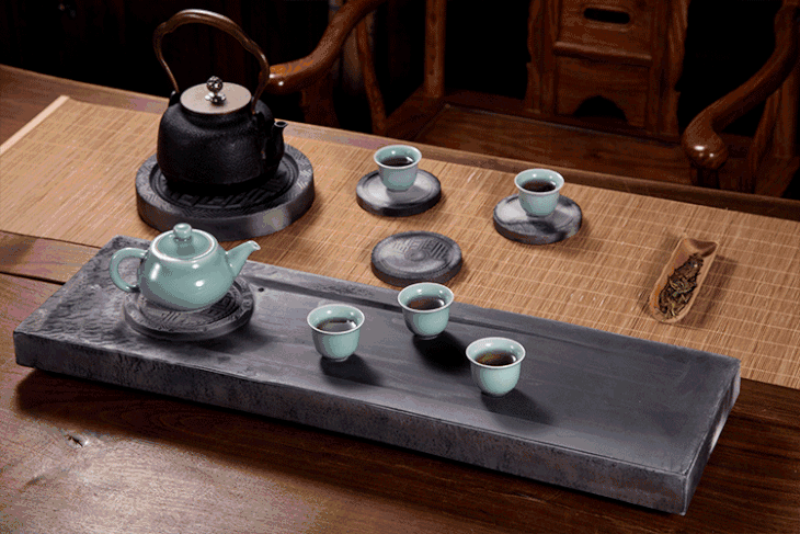 整套茶具无一不沉淀着千年文化率真,质朴的精神气质.