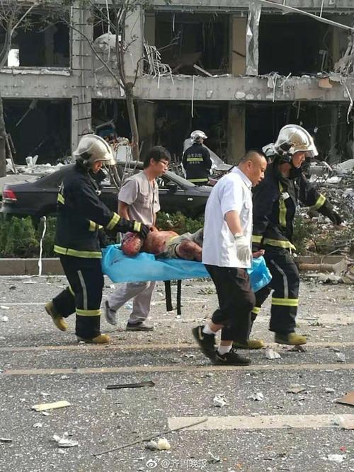 济南一饭店瓶装液化石油气爆炸 致8人受伤