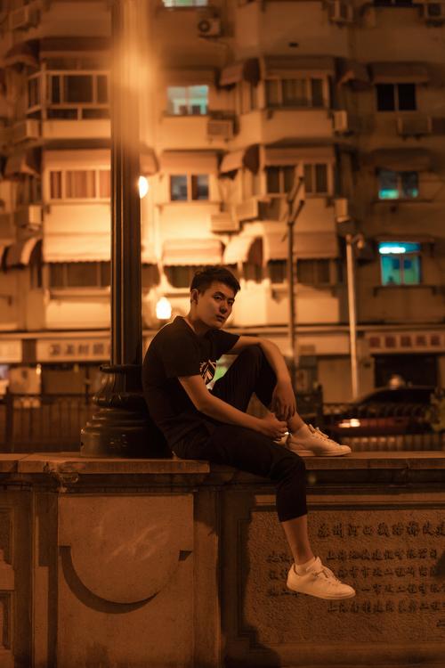 夜景人像男生情绪片上海街拍