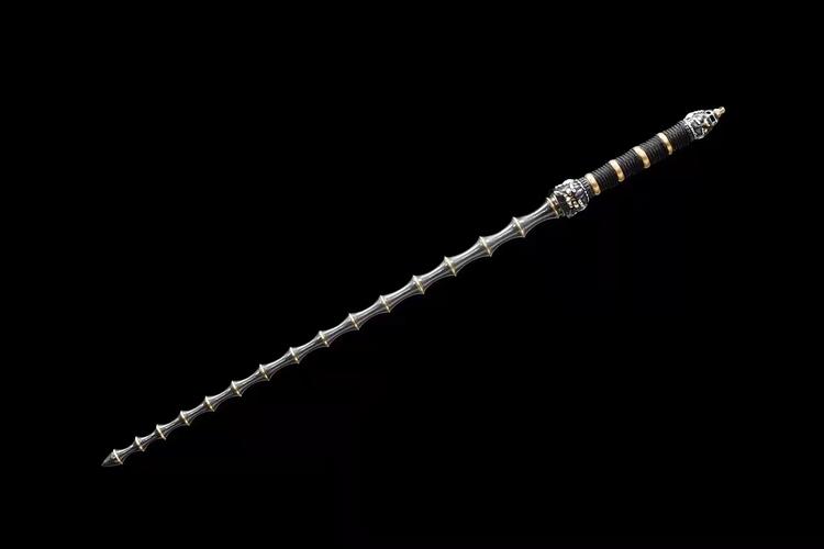 高级箍铜兽吞竹节钢鞭和风堂美术刀剑