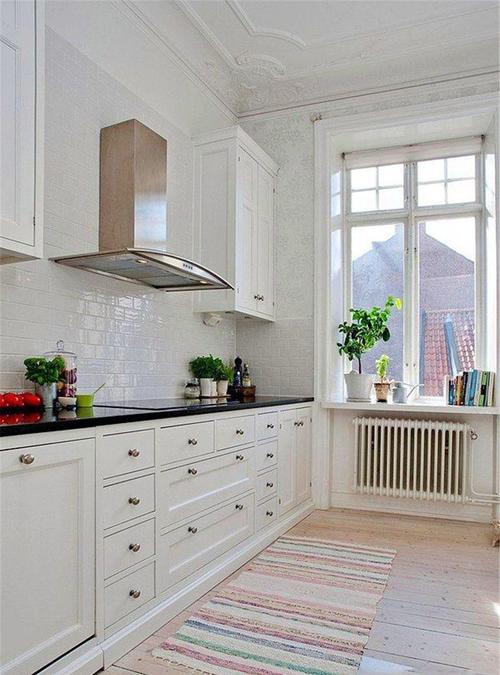 现代简约一居室厨房背景墙装修效果图欣赏