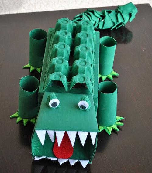幼儿园废物利用抽纸盒制作鳄鱼(步骤图解)