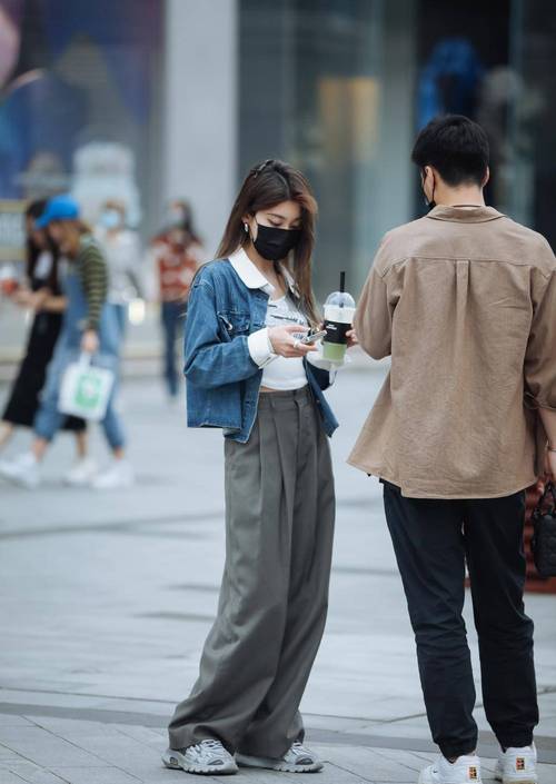 原创烂大街的阔腿裤咋穿出新时尚上海街头的小姐姐们很有想法