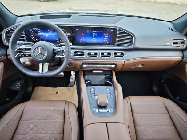 24款奔驰gls450提供宽敞的内部空间|奔驰gls|内饰|实车_网易汽车