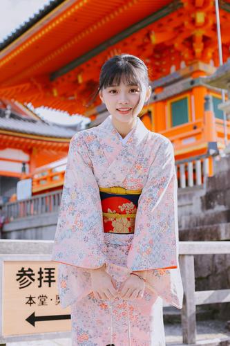 日本行day7日本之行最爱京都穿和服在寺庙和小巷间穿梭用木屐走